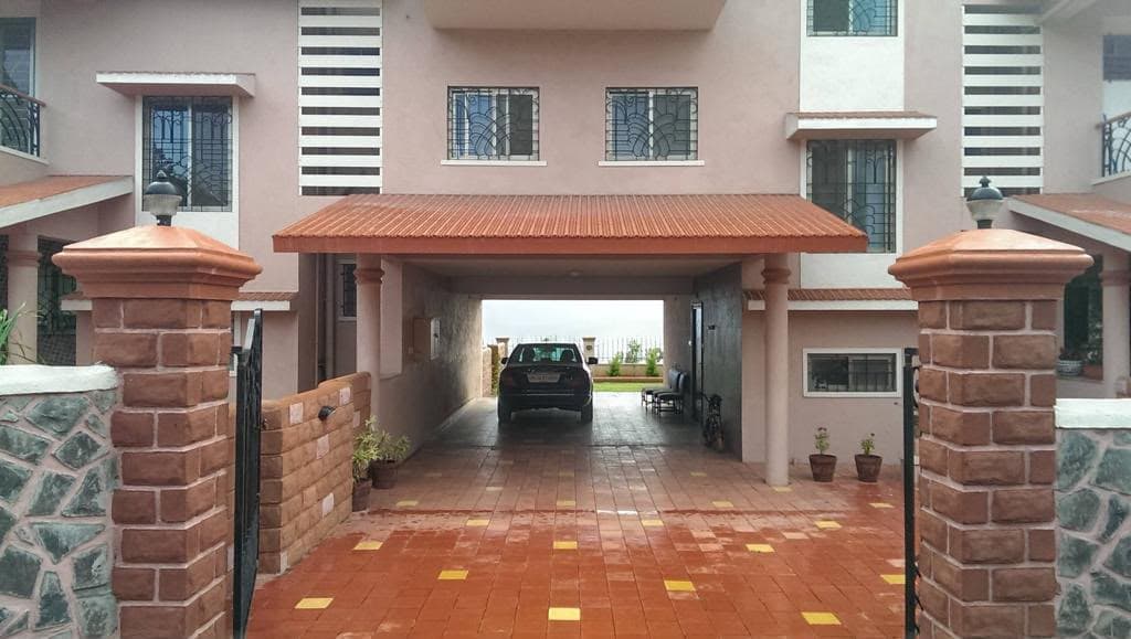 Entrance & carport